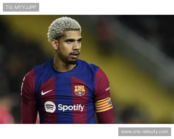 巴萨后卫阿劳霍恢复训练，有望周末复出