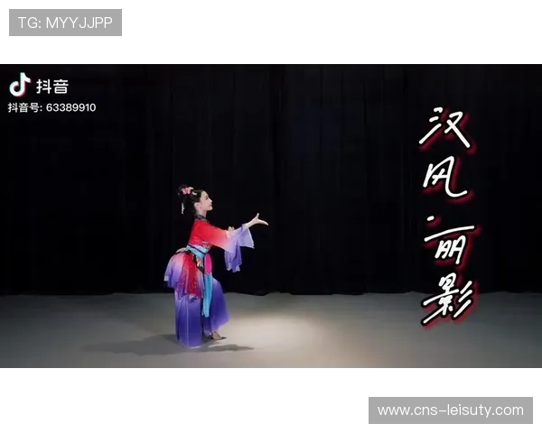 十二师“连BA”决赛中场萌娃表演古风舞蹈，红衣小舞者添彩赛事